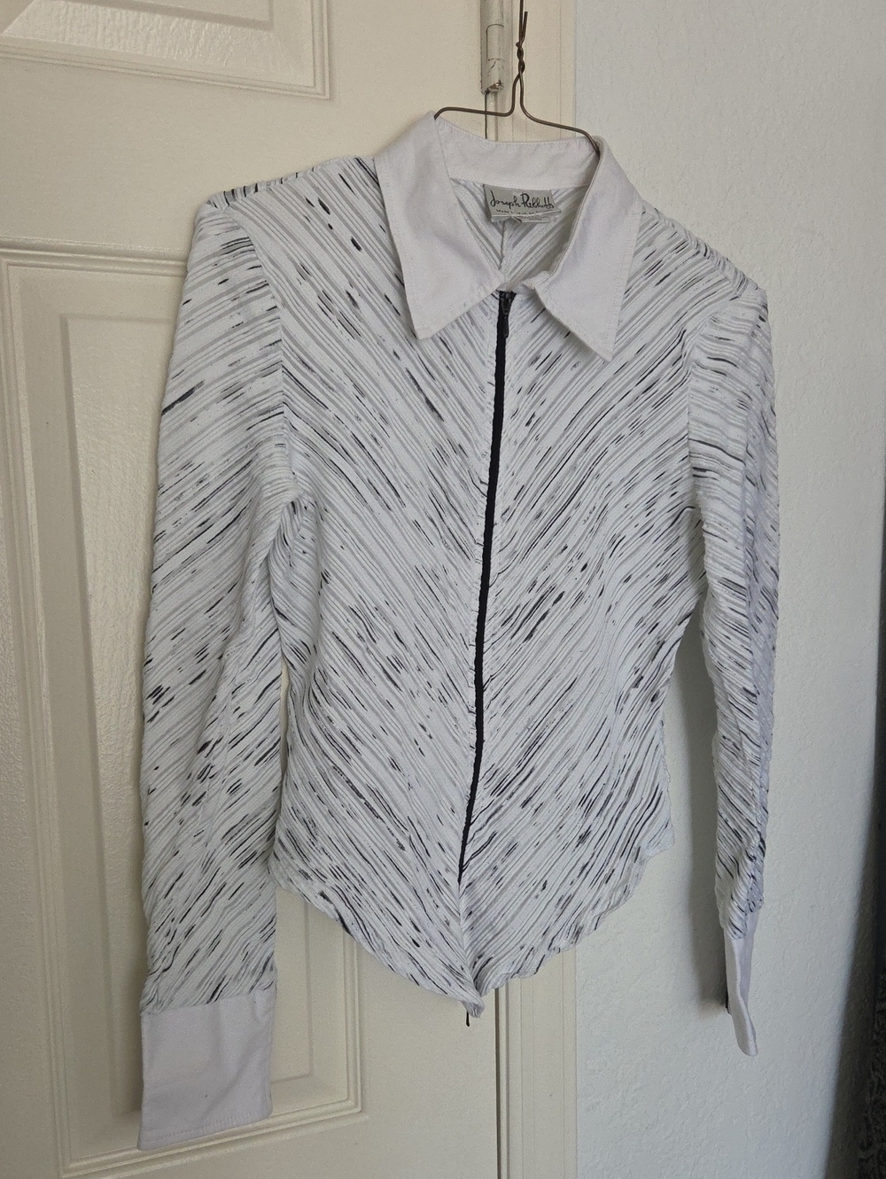 Joseph Ribkoff White and Black Ribbed Zip-Front Blazer USA8